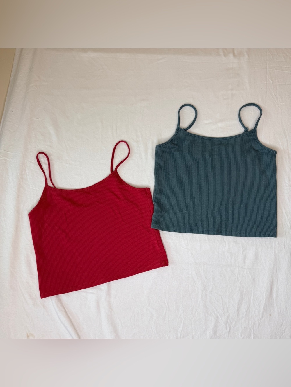 American Eagle Outfitters Ribbed Spaghetti Strap Crop Top - Red & Teal Size M